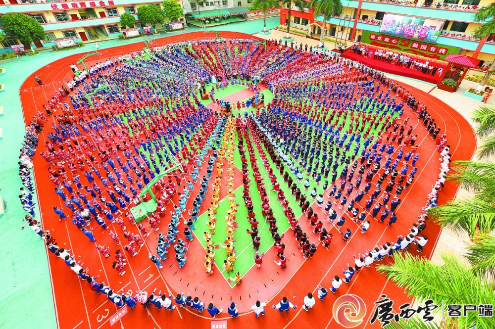 歌如海 舞翩跹 三月三里心手牵——记扶壮学校的民族情缘