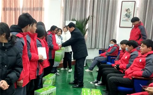 亳州工业学校 发放扶贫农产品 赋能建档立卡学子 扶壮学校发展